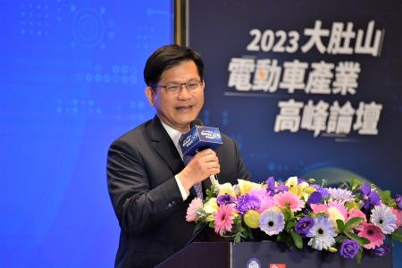 2023年12月4日行政院長陳建仁出席「2023大肚山電動車產業高峰論壇」