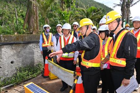 2023年12月11日行政院長陳建仁視察蘭嶼小犬颱風後台電線路地下化工程