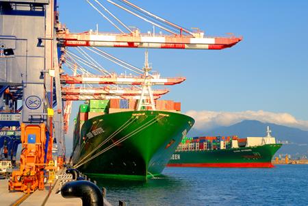 國際貿易與海上運輸對臺灣經貿發展扮演極重要的角色。