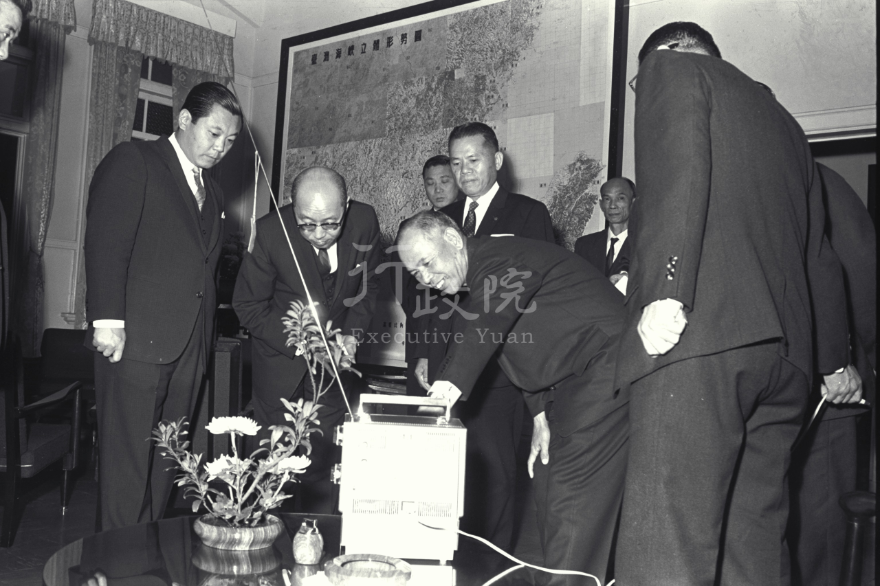 1967年12月7日嚴家淦院長接見日本松下電器副社長 共1張 　共1張