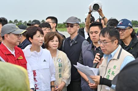 2024年7月26日行政院長卓榮泰視察臺南市高粱籽實農作災損情形
