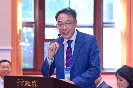 2026年7月9日行政院長卓榮泰接見「世界臺灣商會聯合總會第32屆回國訪問團」 　共6張