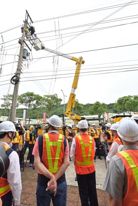 卓院長今（25）日視察「台電公司桃園區處穩定供電作業」照片 共9張　共9張