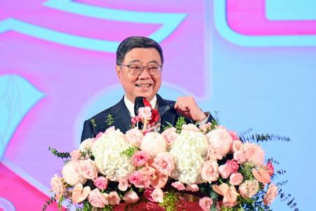 2026年10月3日行政院長卓榮泰出席「台電公司115年職工聯合婚禮」 　共9張