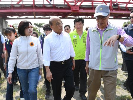 1080426行政院長蘇貞昌視察濁水溪揚塵防制辦理情形4　共12張