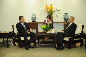 吳揆接見巴拿馬副總統兼外長瓦雷拉及「亞洲生產力組織」秘書長竹中繁雄 　共1張