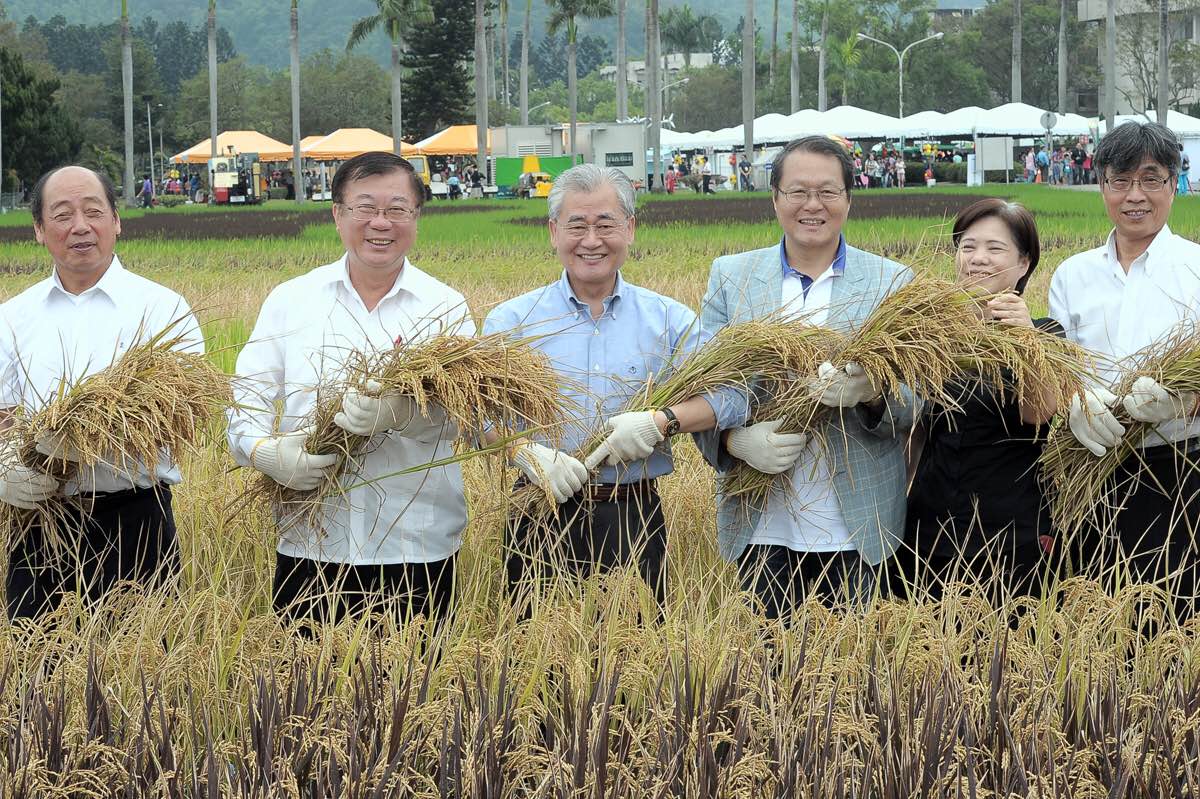 毛揆：運用「農業生產力4.0」 達生產智慧化目標 化解臺灣農業面臨困境 　共4張