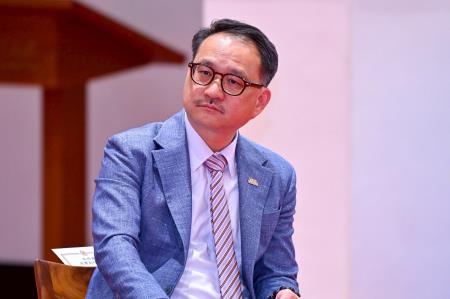 2026年7月9日行政院長卓榮泰接見「世界臺灣商會聯合總會第32屆回國訪問團」 　共6張