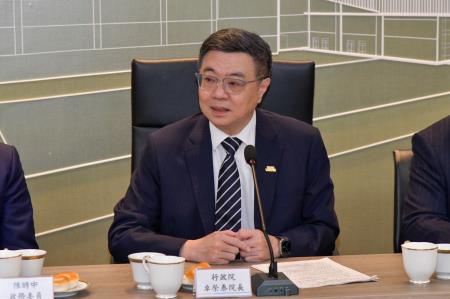 2024年12月17日行政院長卓榮泰視察衛生福利部臺北醫院 _4_　共7張