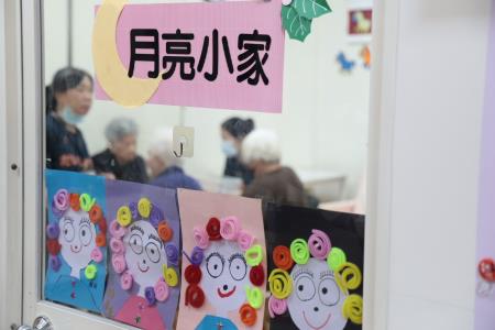 2026年6月10日行政院長卓榮泰訪視靈糧堂基隆市七堵失智症團體家屋 　共5張