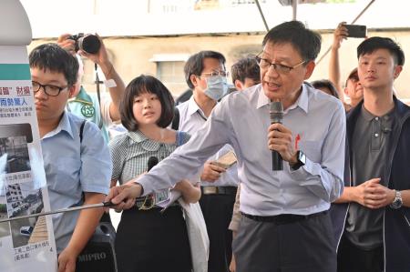 2024年8月2日行政院長卓榮泰視察仁武產業園區廠商災後復原情形