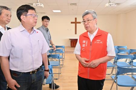 2024年5月10日-2行政院長陳建仁視察「前鎮漁港船員會館」