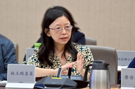 2025年10月2日行政院長卓榮泰主持行政院食品安全會報114年第3次會議 　共5張