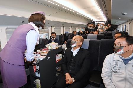 2021年12月26日行政院長蘇貞昌出席「EMU3000城際列車」首航典禮4