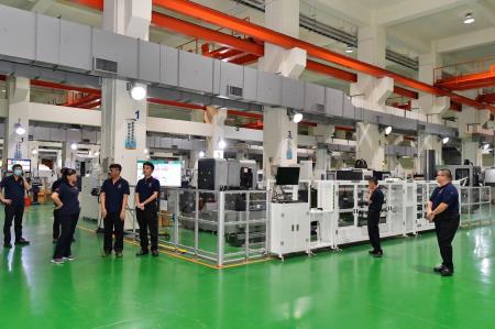 2025年8月14日行政院長卓榮泰參訪慶鴻機電並與機械（含工具機）業者交流座談會 　共15張