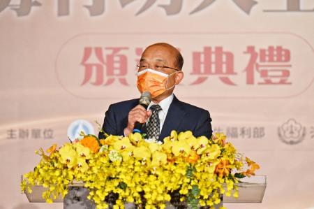 2022年6月24日行政院長蘇貞昌出席111年全國反毒有功人士、團體頒獎典禮3 　共7張