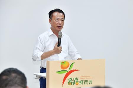 2025年9月21日行政院長卓榮泰視察嘉義縣番路鄉農會冷鏈運用及新廠規劃情形 　共5張