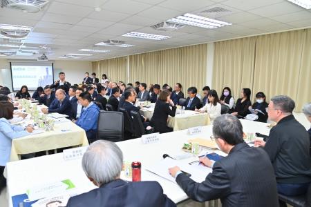2025年4月10日行政院長卓榮泰出席桃園場次產業座談會S__25051399_0.jpg