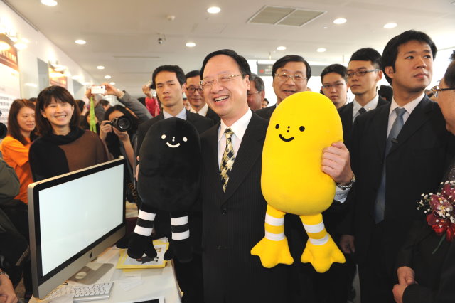 出席「創櫃板啟用典禮」 江揆期勉各部會協力拚經濟 　共2張