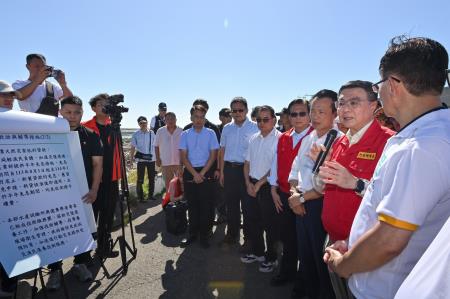 2024年8月1日行政院長卓榮泰視察嘉義縣東石鄉蚵農災損情形