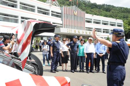 2019年6月28日行政院長蘇貞昌視察國道公路警察局員警執勤安全及緩撞設備防護措施S__2949148 　共3張