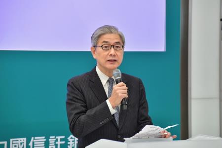 2023年11月22日行政院長陳建仁視察銀行臨櫃關懷阻詐執行情形。 　共16張