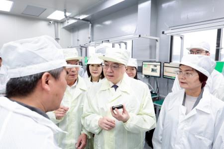 2026年3月22日行政院長卓榮泰參訪為升電裝工業（股）公司 　共6張