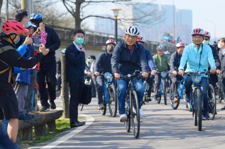 2021年2月20日行政院長蘇貞昌視察基隆河水防道路兼自行車道規劃辦理情形_2　共7張