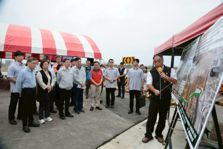 2026年4月18日行政院長卓榮泰視察彰濱產業園區營建剩餘土石方去化推動情形 　共6張