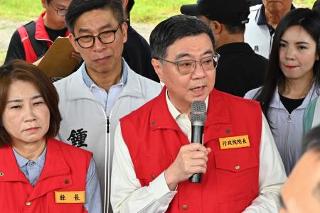 2026年6月27日行政院長卓榮泰視察屏東內埔鄉中林排水改善工程 　共12張