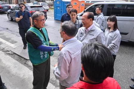 2025年10月25日行政院長卓榮泰感謝太巴塱教會善心協助 　共6張