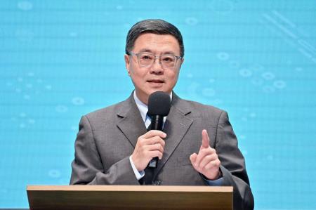 2024年8月5日行政院長卓榮泰出席「金融反詐高階論壇」2　共6張