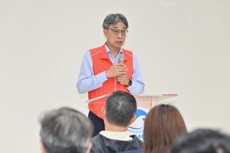 2024年5月10日-2行政院長陳建仁視察「前鎮漁港船員會館」