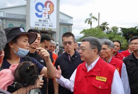 2025年9月24日行政院長卓榮泰關心災民收容安置狀況　共17張