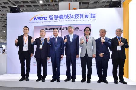 2024年8月21日行政院長卓榮泰出席「台灣機器人與智慧自動化展」、「台北國際自動化工業大展」暨同期展會聯合開幕典禮。　共10張