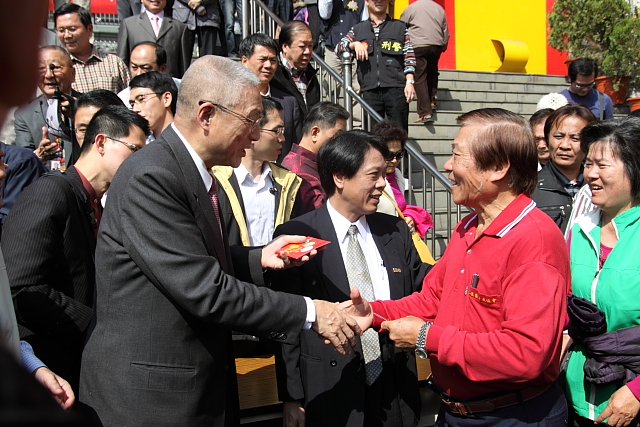 吳揆：新春祈福 願國泰民安 　共1張