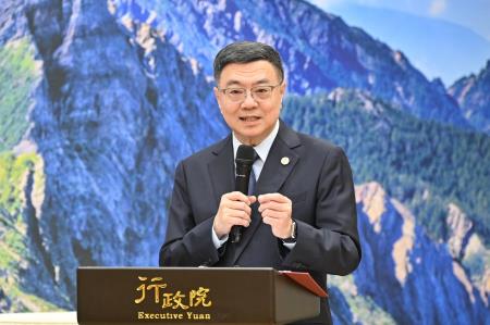 2024年11月13日行政院長卓榮泰接見第33屆國家磐石獎暨第26屆海外台商磐石獎得獎企業2　共9張