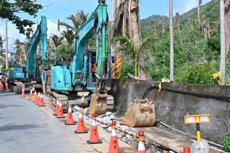 2023年12月11日行政院長陳建仁視察蘭嶼小犬颱風後台電線路地下化工程_11　共16張