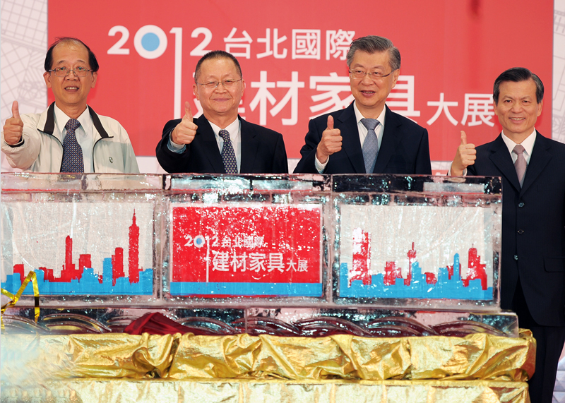 陳院長出席2012台北國際建材家具大展開幕式 　共1張