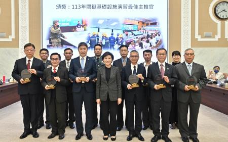 2025年2月19日行政院副院長鄭麗君主持國土安全政策會報第15次會議 　共6張