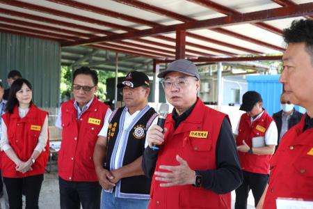 行政院長卓榮泰視察康芮颱風蘭嶼災損復原情形