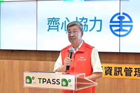 陳院長今_28_日視察112年中秋節連假台鐵及高鐵疏運辦理情形照片_6 共11張
