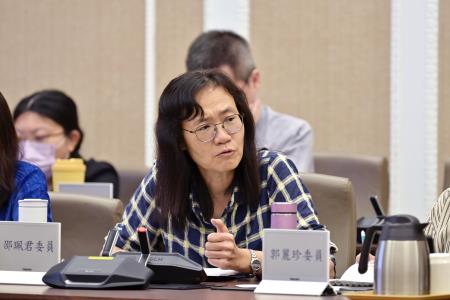 2026年9月23日行政院副院長鄭麗君主持第100次消費者保護會 　共5張