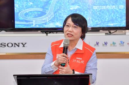 卓院長今(15)日視察「新北市 105 市道改善蜿蜒路段新闢道路工程」辦理情形照片 共7張　共7張