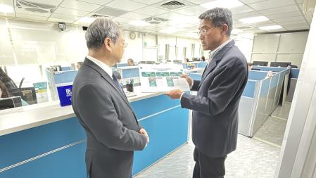 2 　共3張
