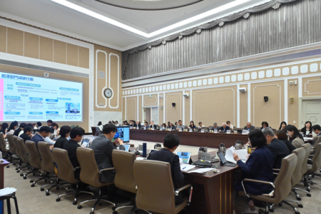 2025年8月28日行政院副院長鄭麗君主持行政院國家永續發展委員會第37次委員會議 　共6張