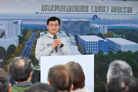 2026年5月16日行政院長卓榮泰視察屏東科技產業園區擴區開發及招商情形 　共6張