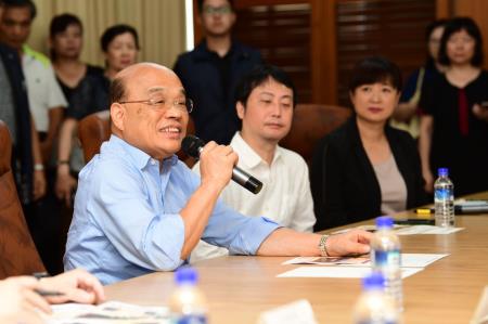 院長視察中興新村活化辦理情形-2　共4張