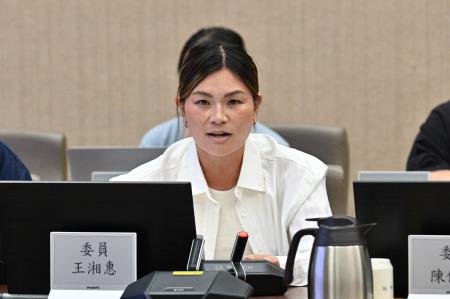 2025年10月23日行政院副院長鄭麗君主持行政院「體育暨運動發展部」諮詢小組第6次會議 　共9張