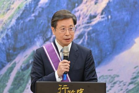 2023年8月17日行政院長陳建仁頒授國立臺灣大學張副校長上淳「三等景星勳章」授勳典禮2 　共8張